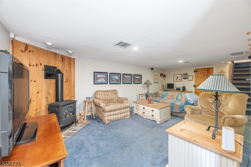 Vernon Twp., New Jersey 07461, United States, 3 Bedrooms Bedrooms, ,1 BathroomBathrooms,Residential,Coming Soon,168606