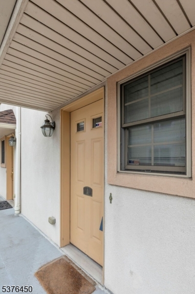 Berkeley Heights Twp., New Jersey 07922, United States, 2 Bedrooms Bedrooms, ,3 BathroomsBathrooms,Residential,Active,185793