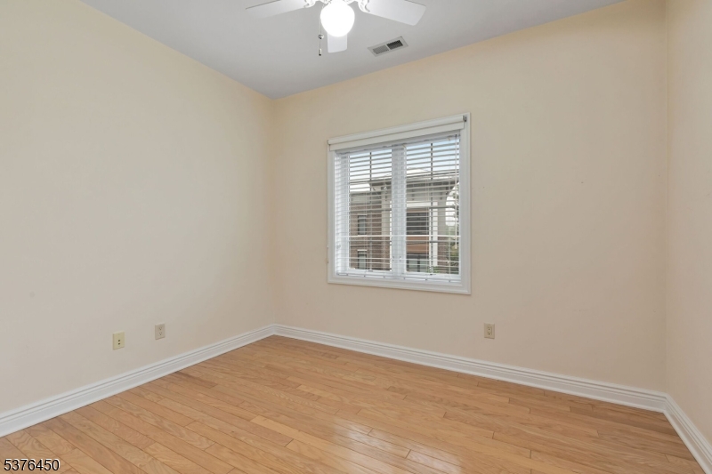 Berkeley Heights Twp., New Jersey 07922, United States, 2 Bedrooms Bedrooms, ,3 BathroomsBathrooms,Residential,Active,185793