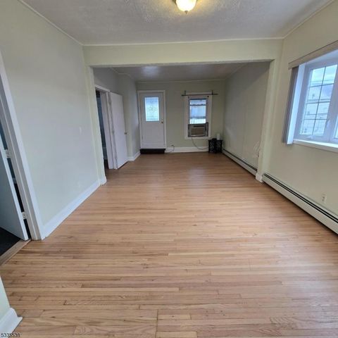 MLS: 3943729