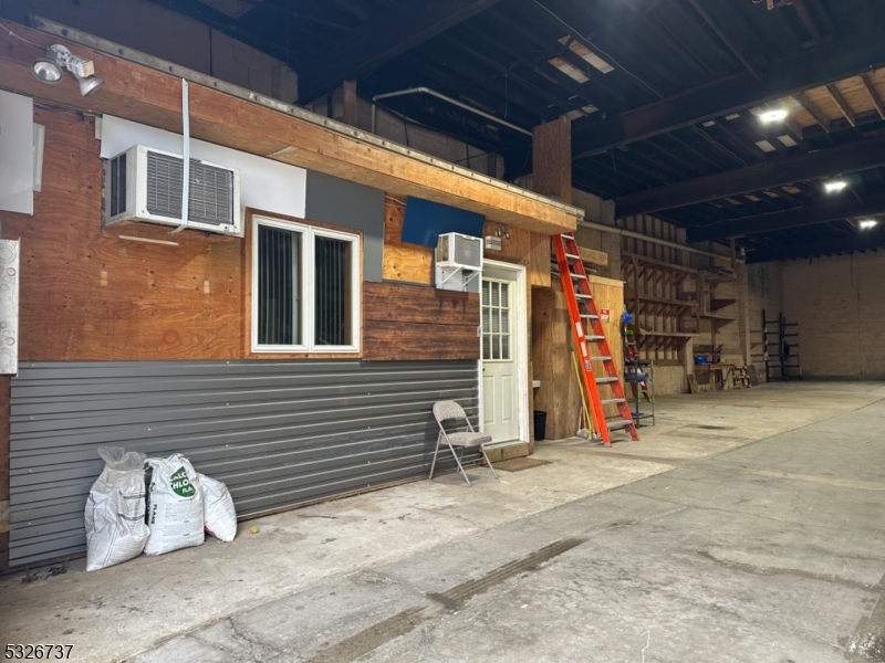 Ironbound - Commercial Lease