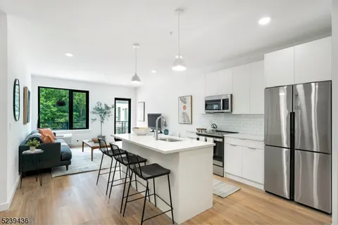 MLS: 3963137