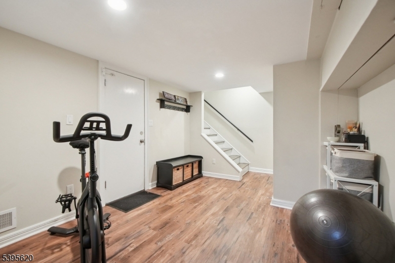 SPRINGFIELD PARK MANOR - Residential