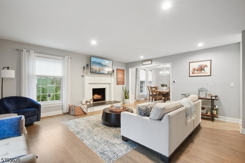 SPRINGFIELD PARK MANOR - Residential