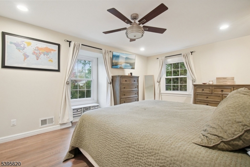 SPRINGFIELD PARK MANOR - Residential