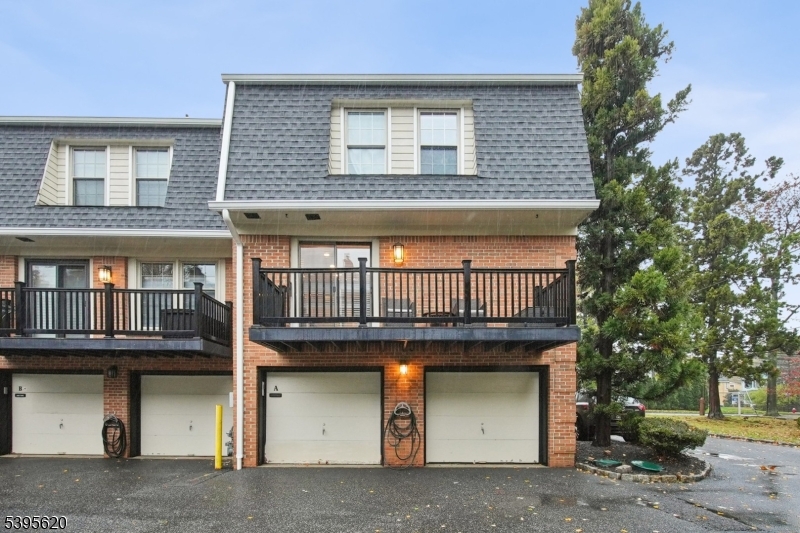 SPRINGFIELD PARK MANOR - Residential