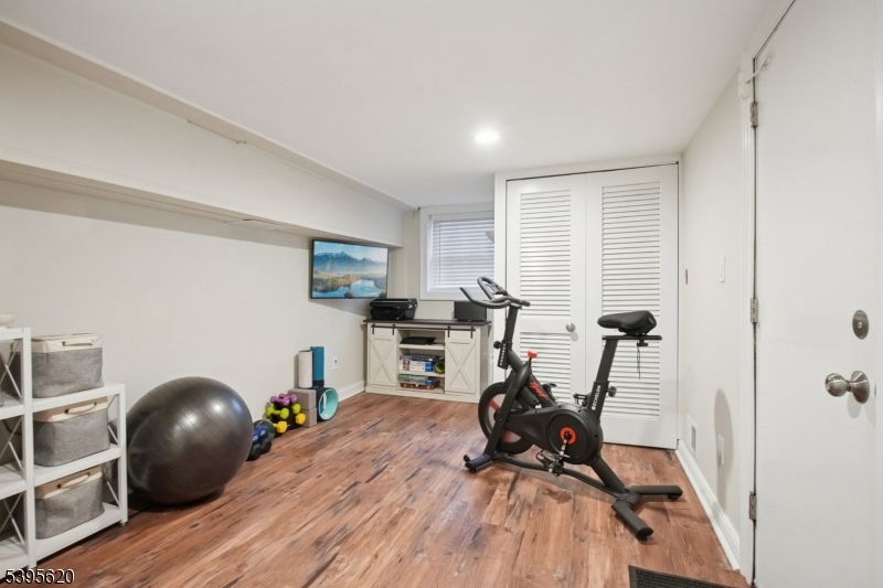 SPRINGFIELD PARK MANOR - Residential