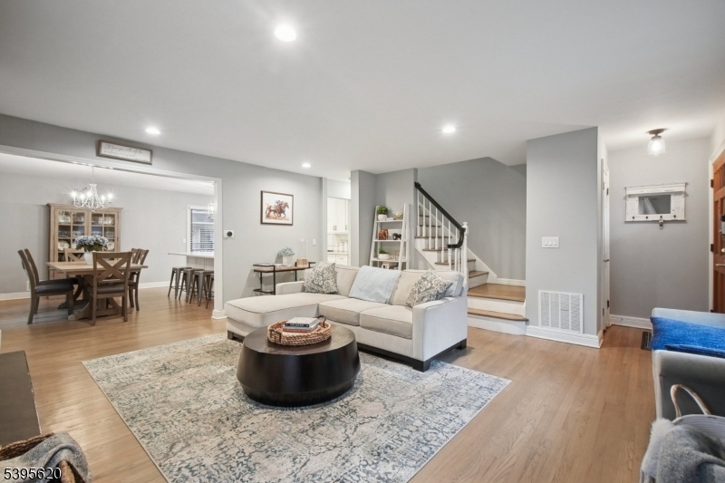 SPRINGFIELD PARK MANOR - Residential