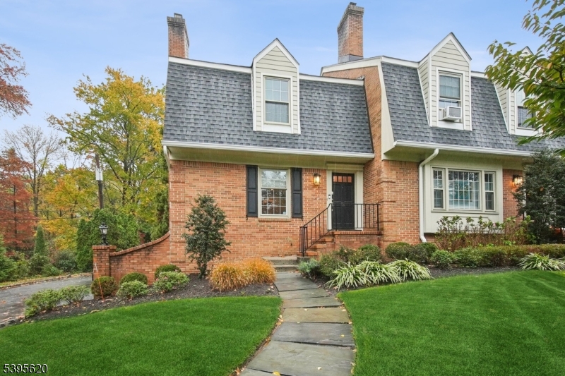 SPRINGFIELD PARK MANOR - Residential