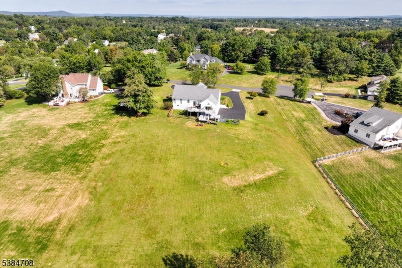 Neshanic - Residential