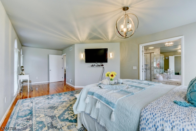 Neshanic - Residential