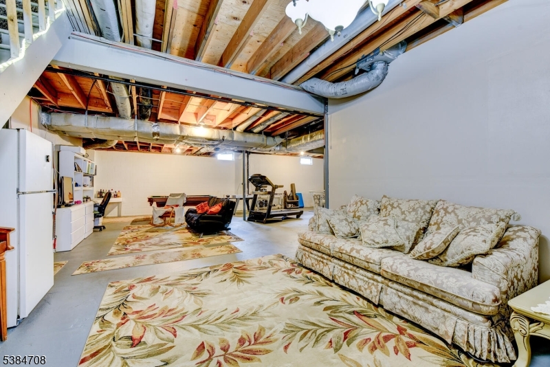 Neshanic - Residential