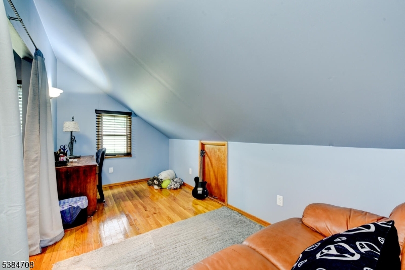 Neshanic - Residential