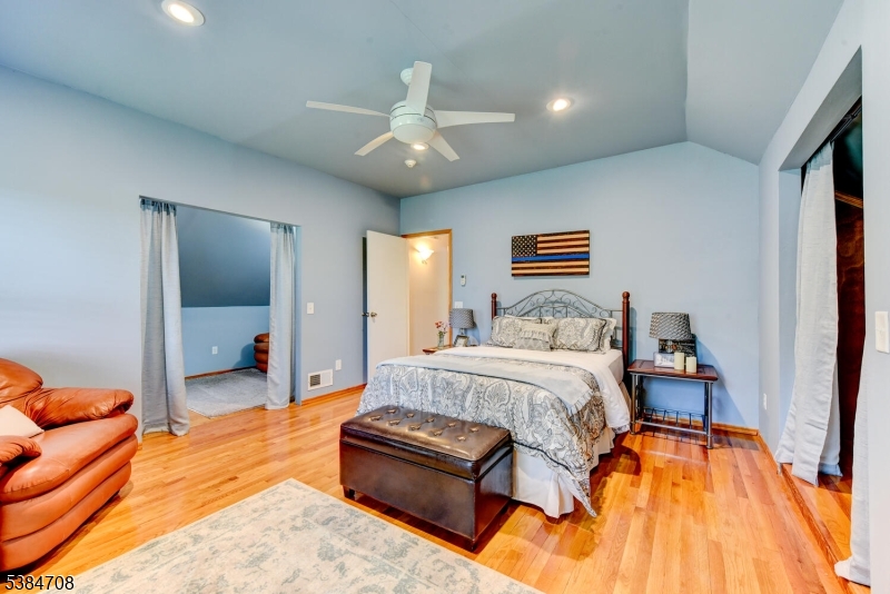 Neshanic - Residential