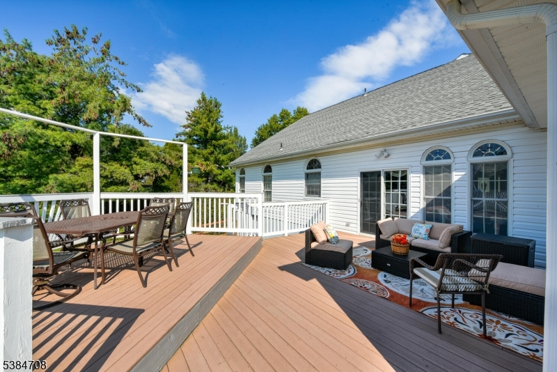 Neshanic - Residential