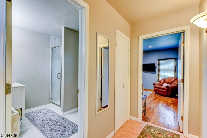 Neshanic - Residential