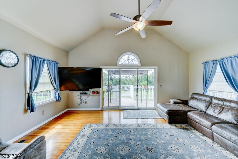 Neshanic - Residential