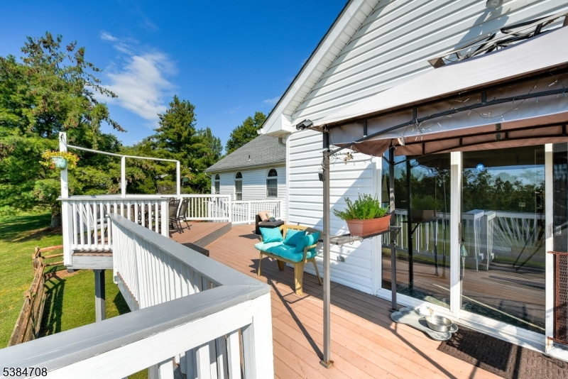 Neshanic - Residential