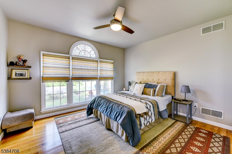 Neshanic - Residential