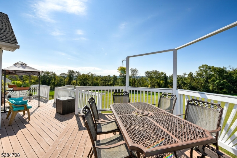 Neshanic - Residential