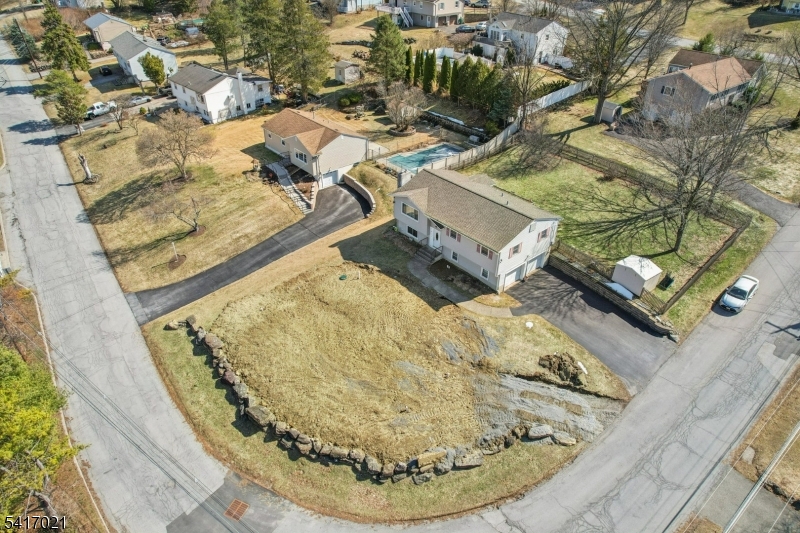 ASPEN WOODS - Residential