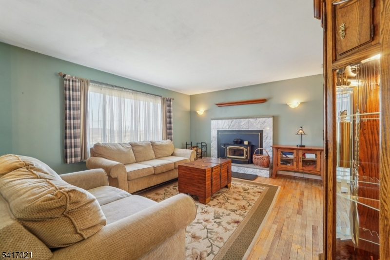 ASPEN WOODS - Residential