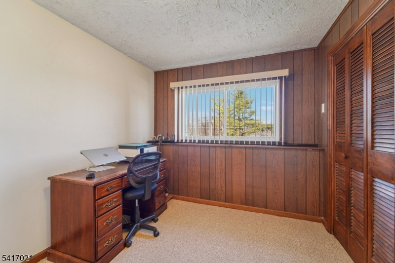 ASPEN WOODS - Residential