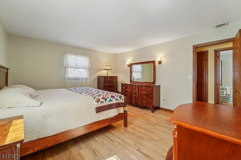 ASPEN WOODS - Residential