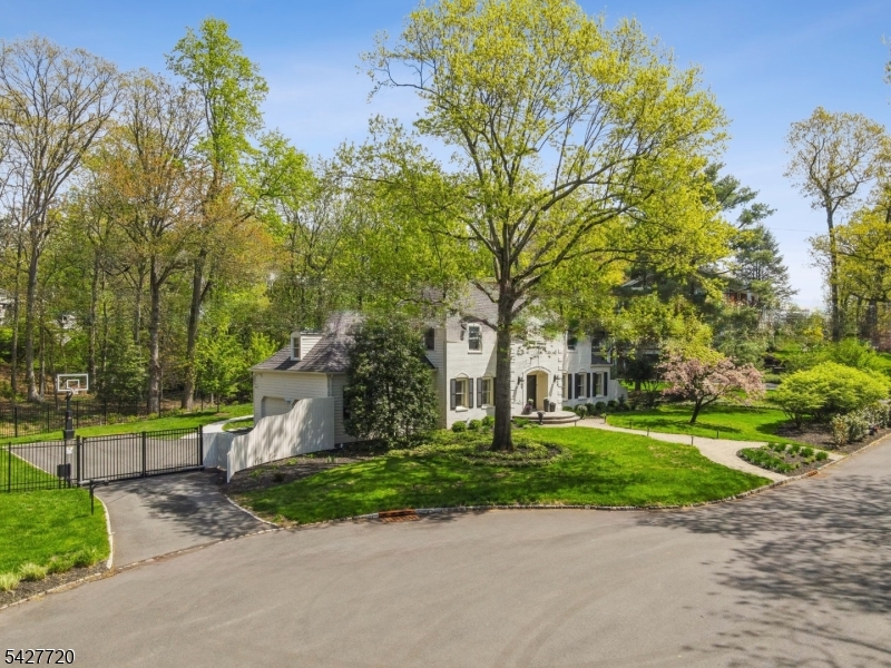 OLD SHORT HILLS - Residential