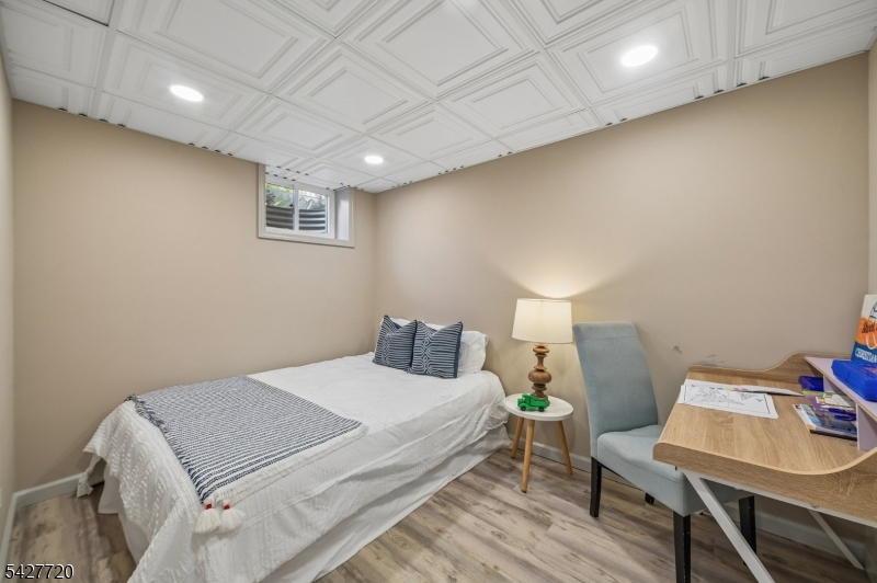 OLD SHORT HILLS - Residential