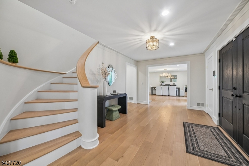 OLD SHORT HILLS - Residential