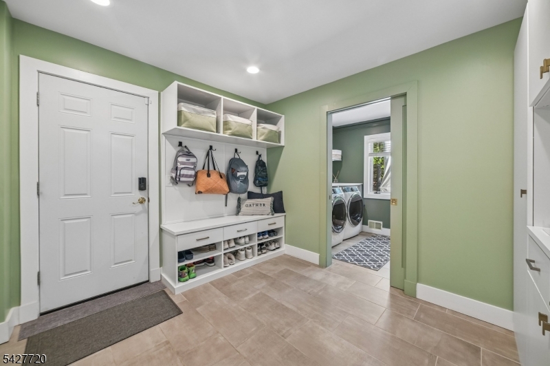 OLD SHORT HILLS - Residential