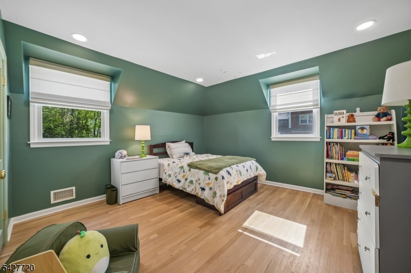 OLD SHORT HILLS - Residential