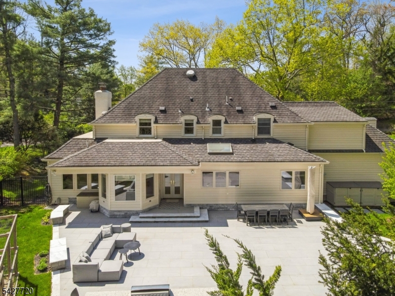 OLD SHORT HILLS - Residential