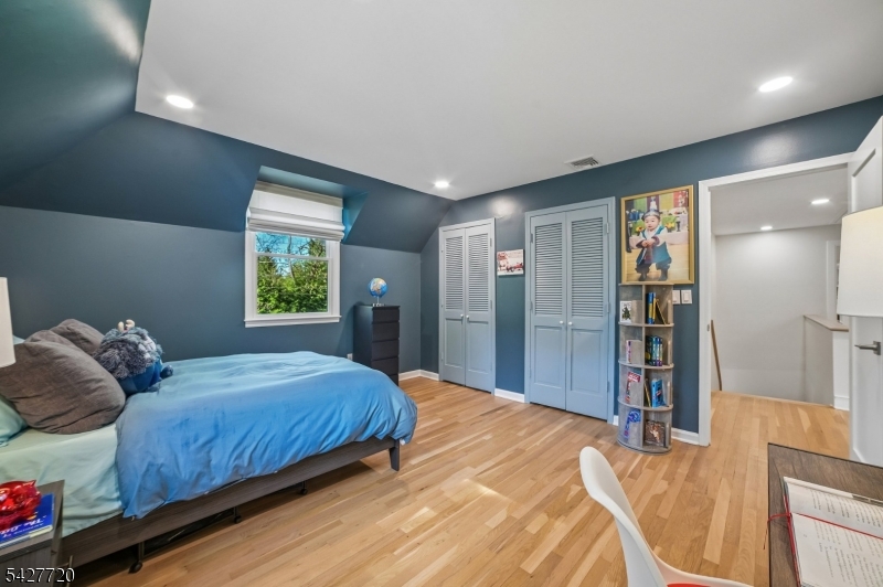 OLD SHORT HILLS - Residential
