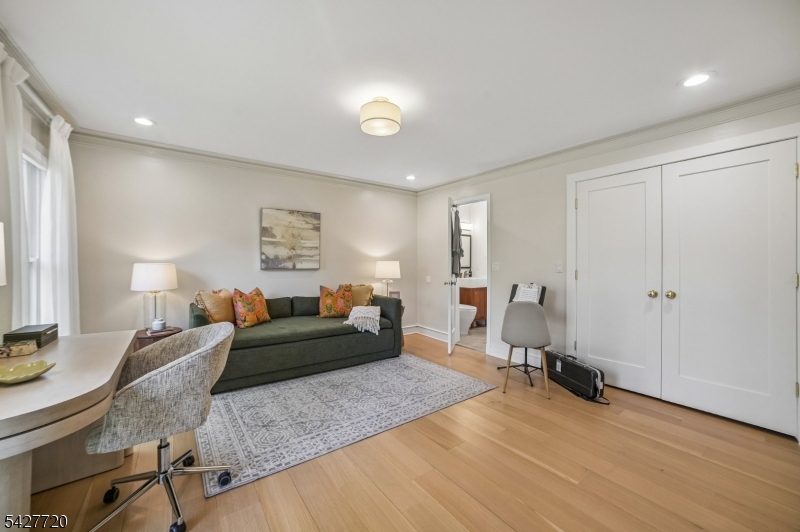 OLD SHORT HILLS - Residential