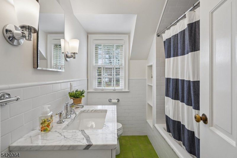 Yantacaw Brook Park - Residential
