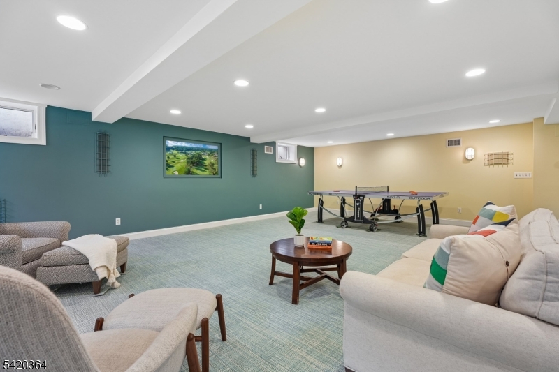 Yantacaw Brook Park - Residential