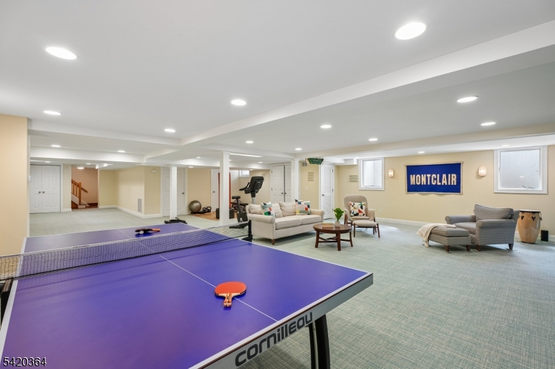 Yantacaw Brook Park - Residential