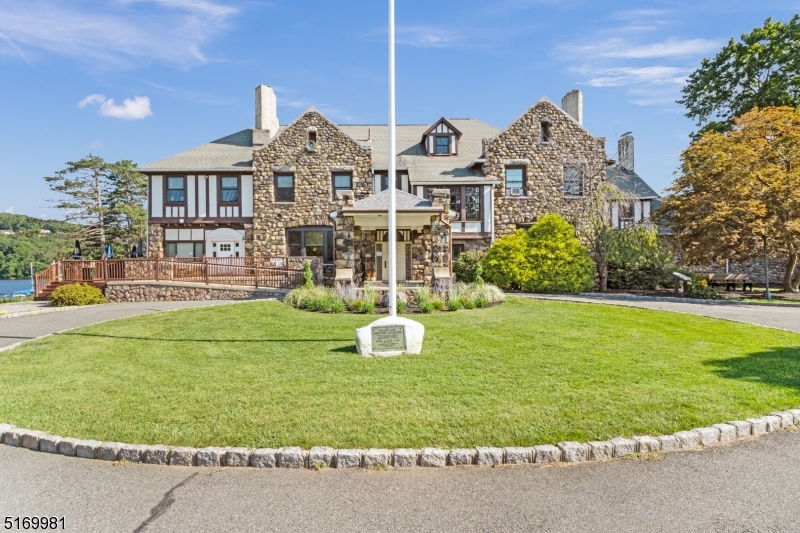 White Meadow Lake - Residential