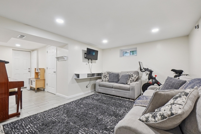 Maple Valley - Residential Lease