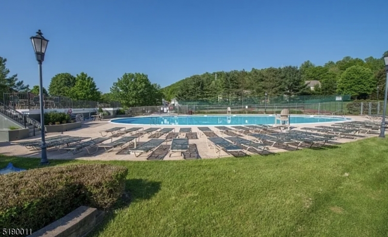 HASTINGS SQUARE - Residential