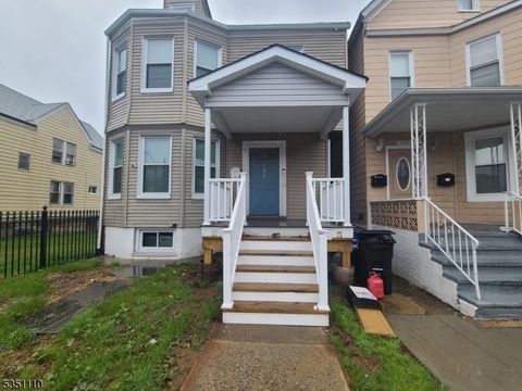 230 Sanford St, East Orange City, NJ 07018 - #: 3957295