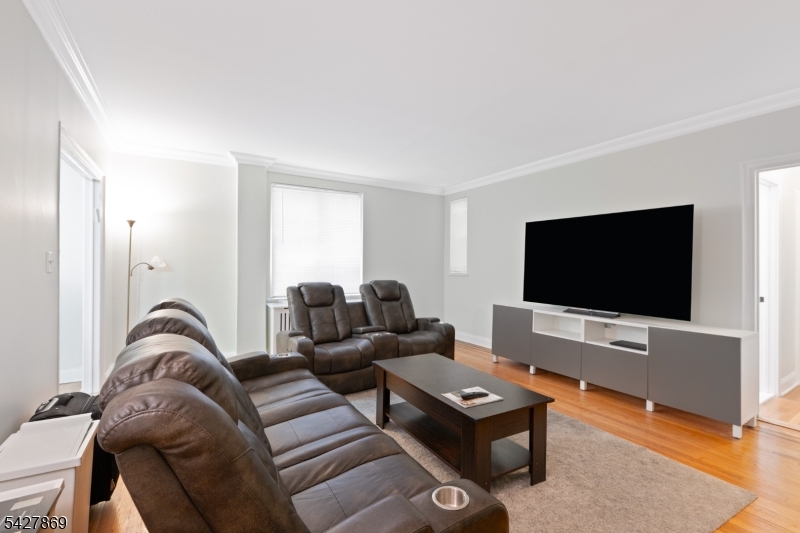 Dwight Manor - Residential