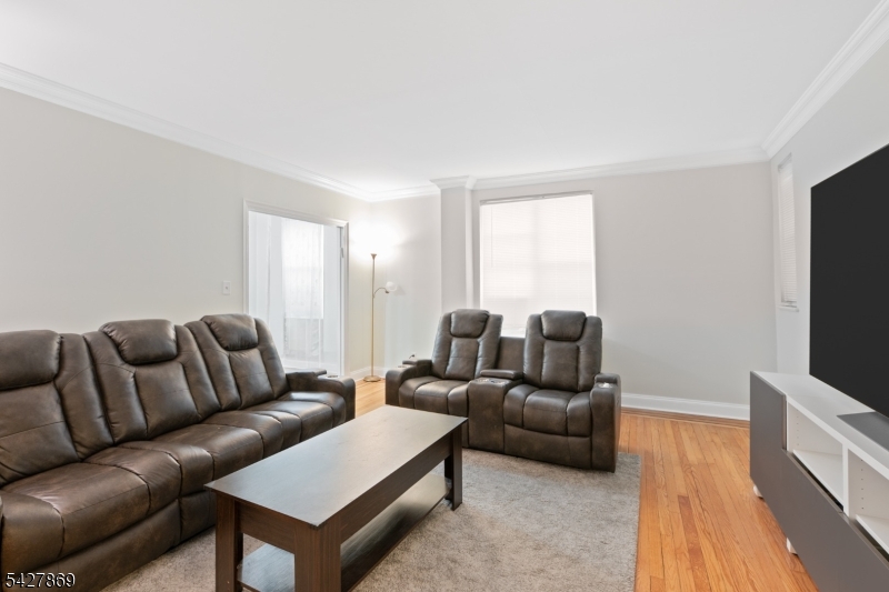 Dwight Manor - Residential