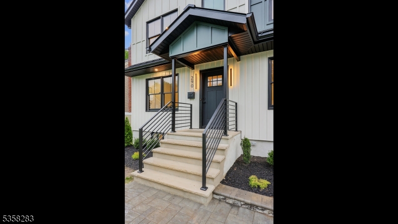 290 Bloomingdale Ave