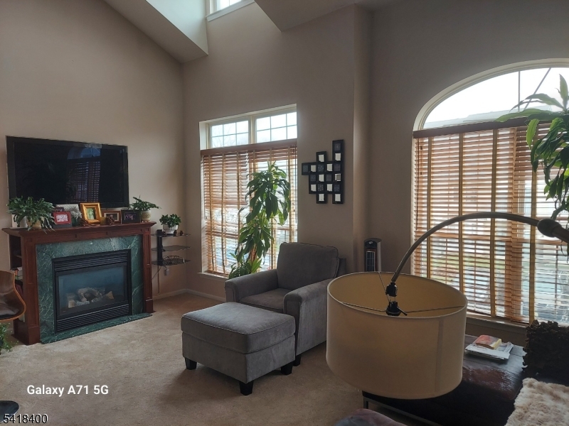 HICKORY MANOR - Residential