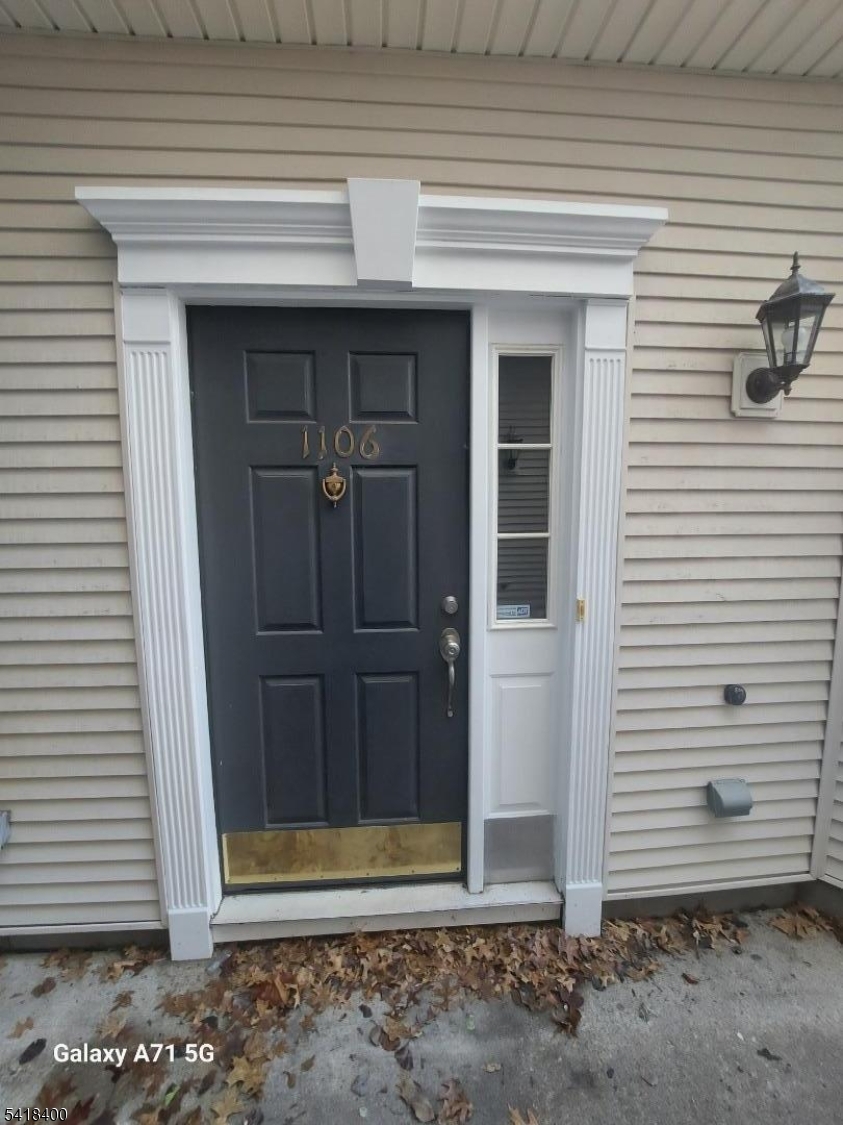 HICKORY MANOR - Residential