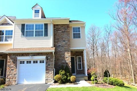 9 Pembrook Ln, Mount Olive Twp., NJ 07828 - #: 4021117