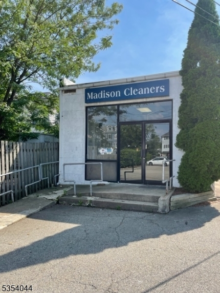 88 Main St